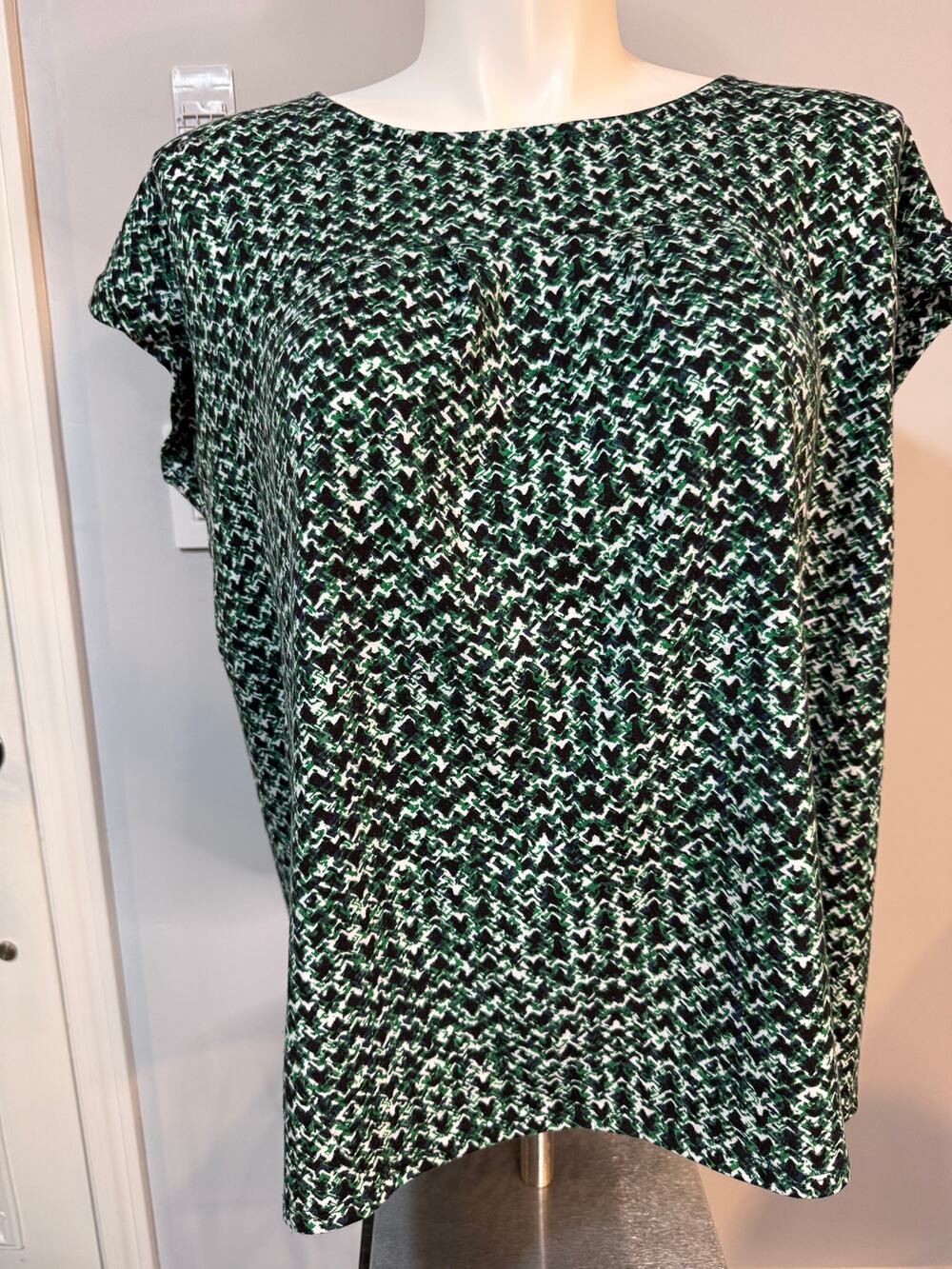 Roz & Ali Dressbarn Geometric Print Blouse Women's 2X Green Black EUC